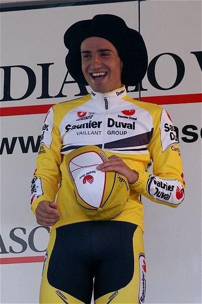 The txapela (basque hat) awarded to each stage winner.