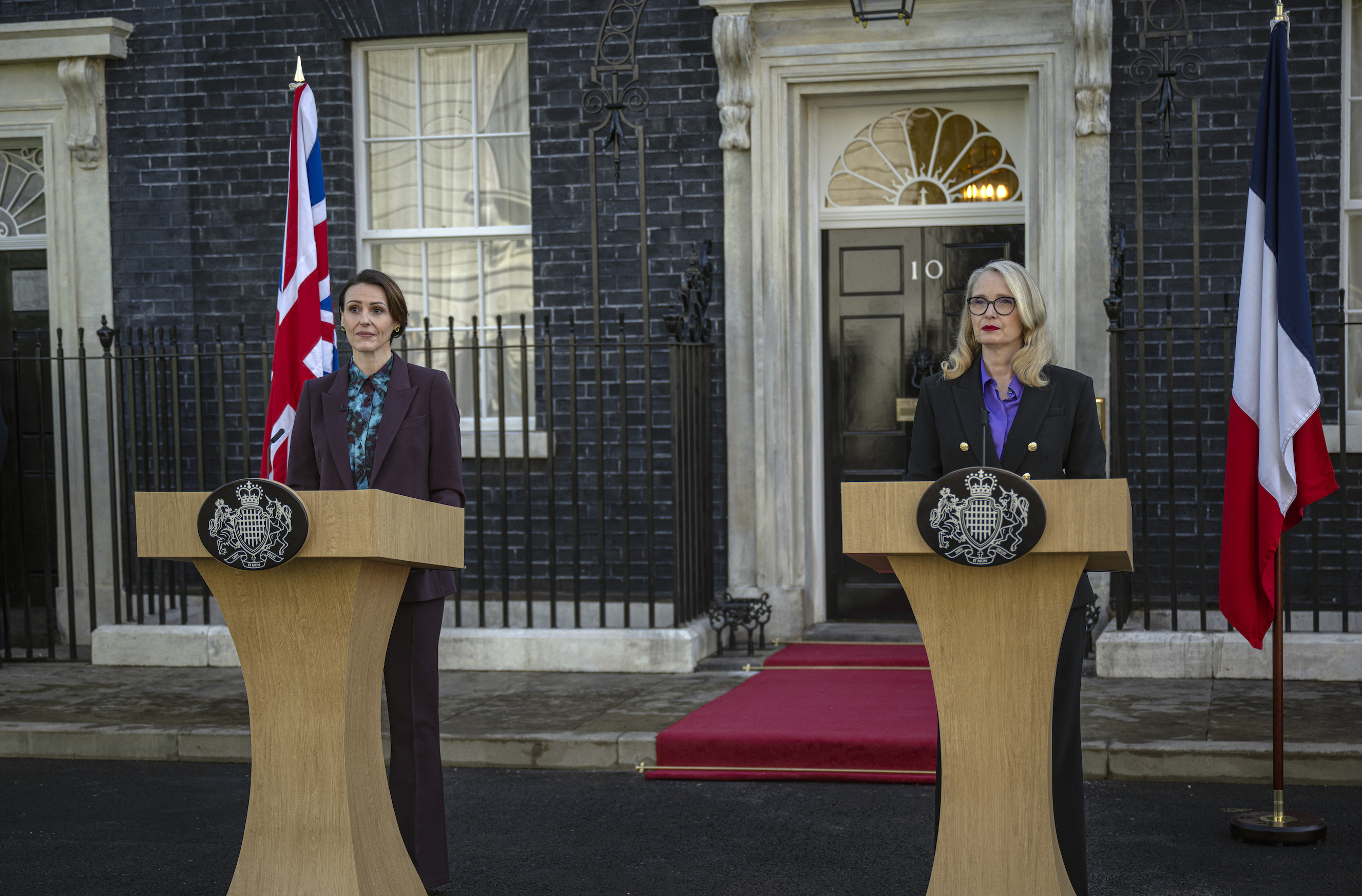 Hostage first look. Julie Delpy and Suranne Jones.