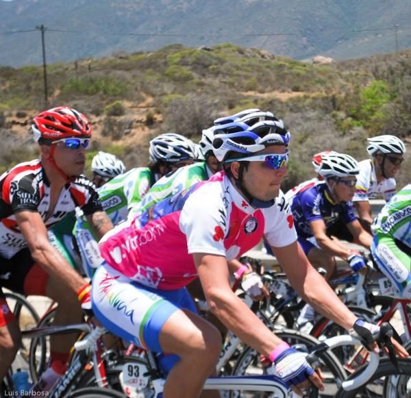 Juan Jose Lobato (Andalucia Caja Granada) in the peloton.