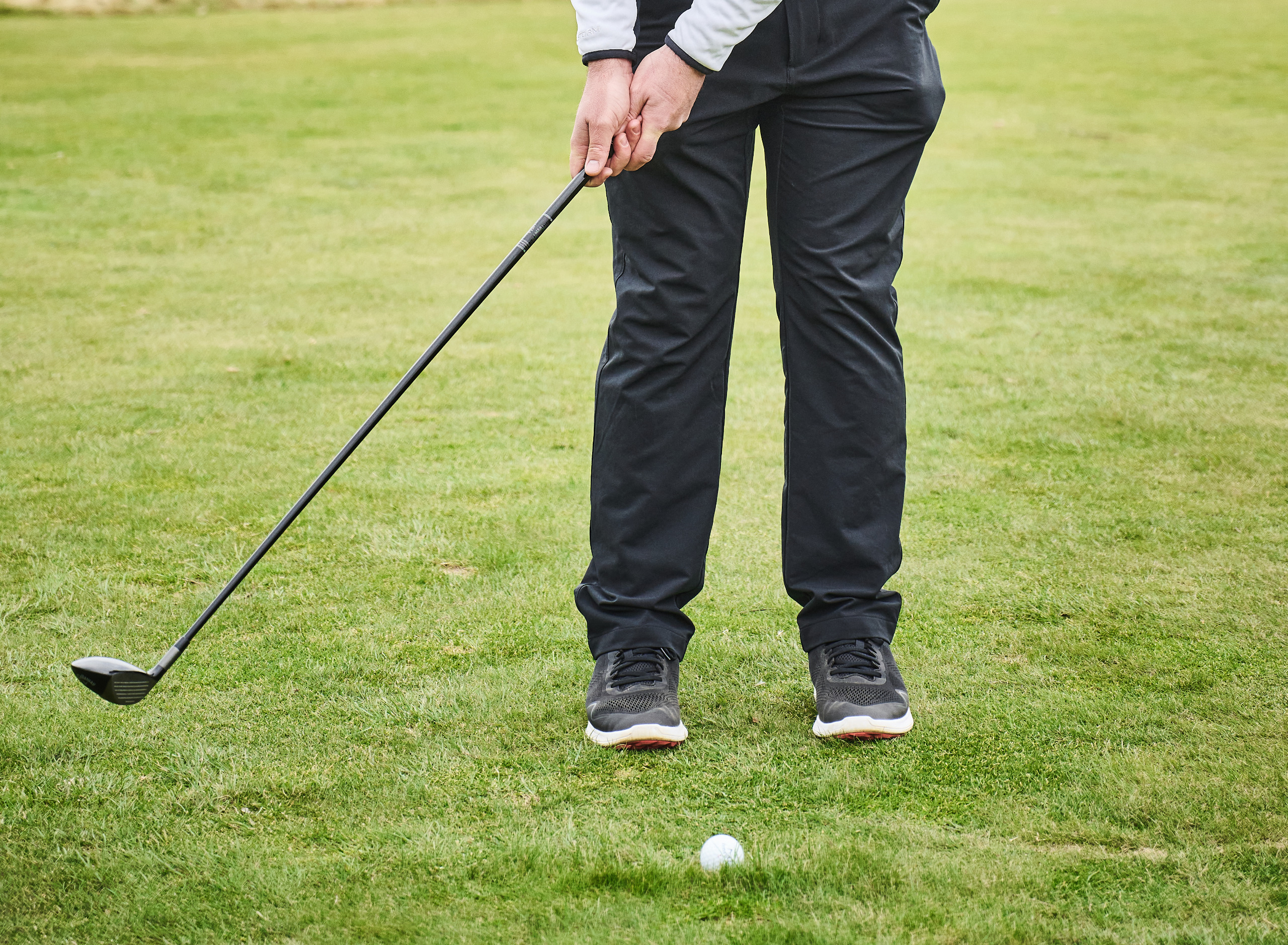 Chipping with a hybrid in golf