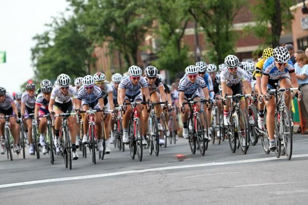 The women come through with 2 laps to go.