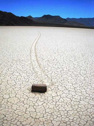 wandering stones death valley