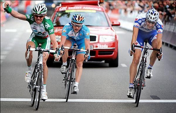 Dmitriy Fofonov (Cr&eacute;dit Agricole) wins the final stage in Grenoble.