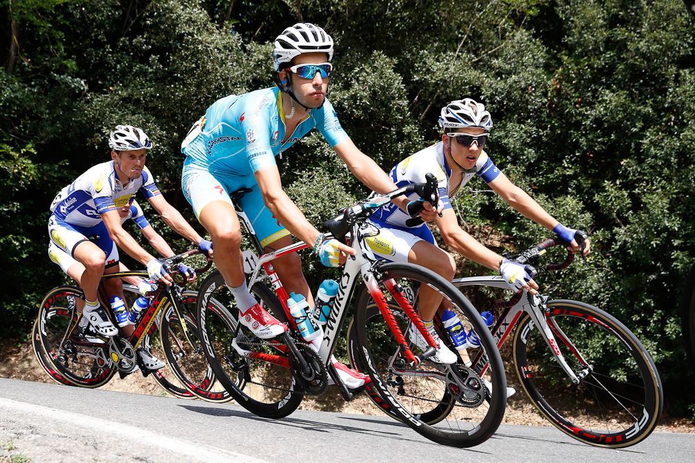 Fabio Aru in the peloton during stage 2 at Giro della Toscana