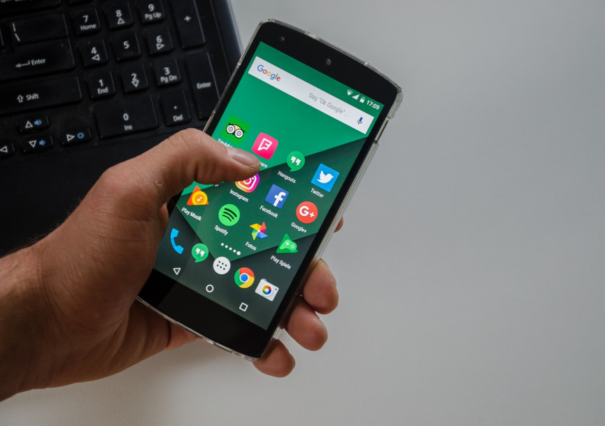 heres-how-to-send-unwanted-calls-straight-to-voicemail-1556648944-MgG3-column-width-inline