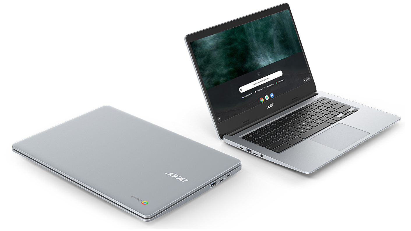 To Acer Chromebook 314 ved siden av hverandre mot hvit bakgrunn