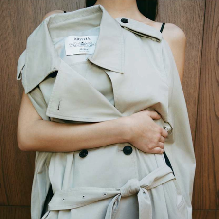 A shot from the Aritzia Pre-Spring 2026 campaign 