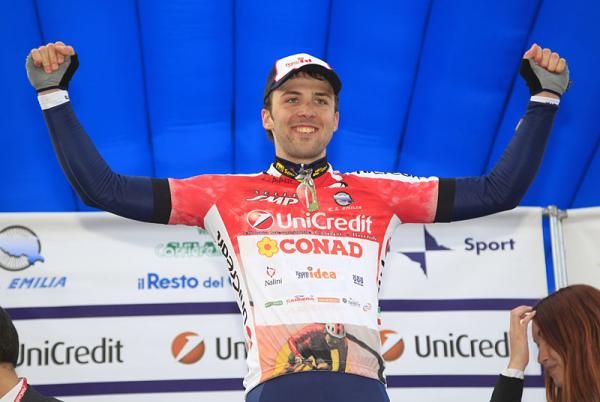 Andrea Palini (Team Idea) in the red jersey.