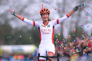 Vos victorious at Pont-Chateau to seal World Cup title
