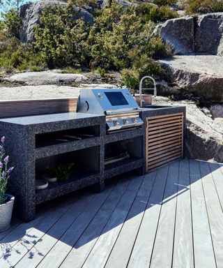 outdoor counter from Lundhs with grill