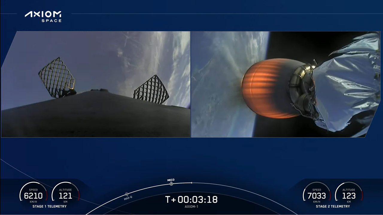 On the left, the first stage of the Ax-1 rocket returning to Earth; on the right, the second stage continues firing to carry the astronauts to orbit.