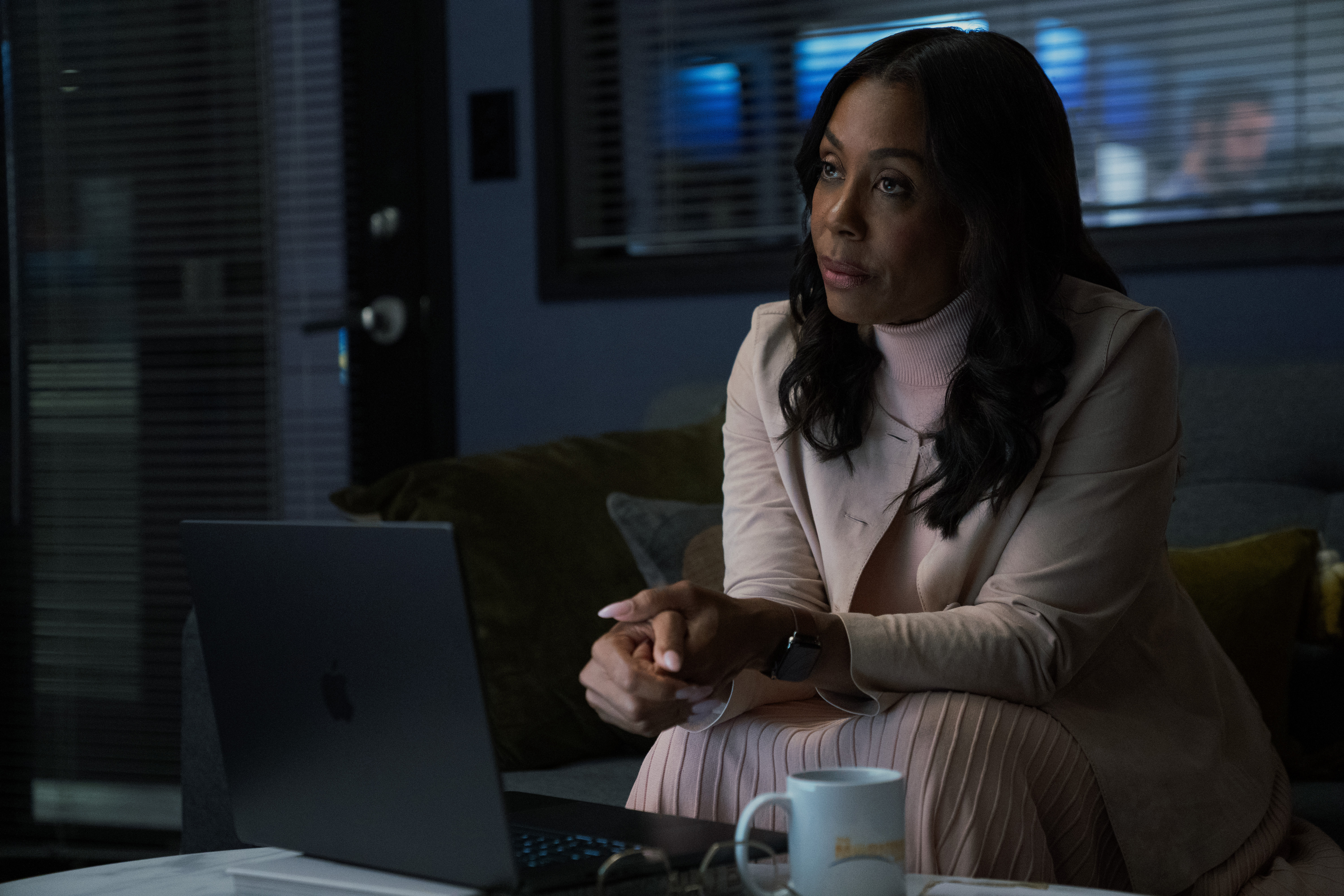 Karen Pittman as Mia Jordan, in &#039;The Morning Show&#039; season 4, episode 3.
