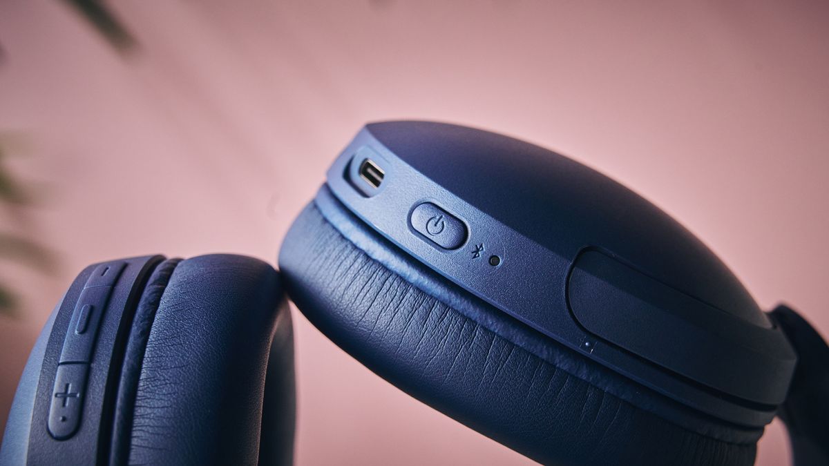 Power button on the Sony WH-CH730N