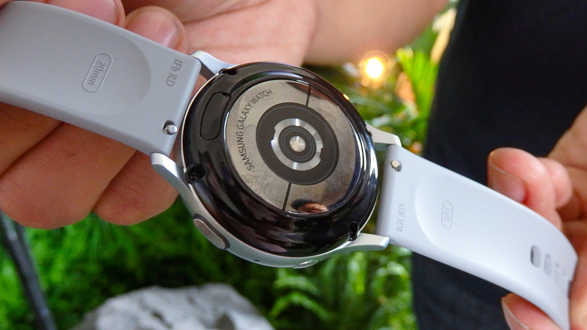 Best Smartwatch For IPhone 2021 Apple Watch Wear OS Tizen And More