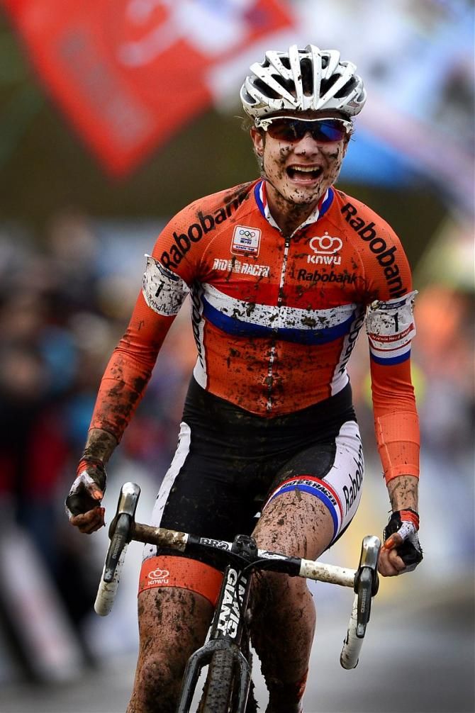 Marianne Vos (Netherlands) wins the world title in Hoogerheide