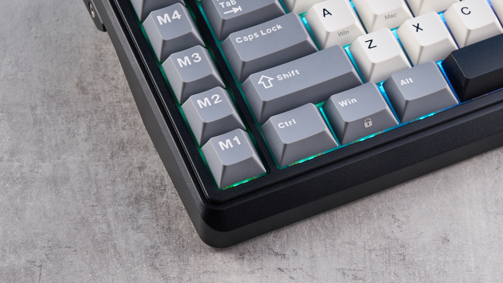 Royal Kludge L75 mechanical keyboard in black