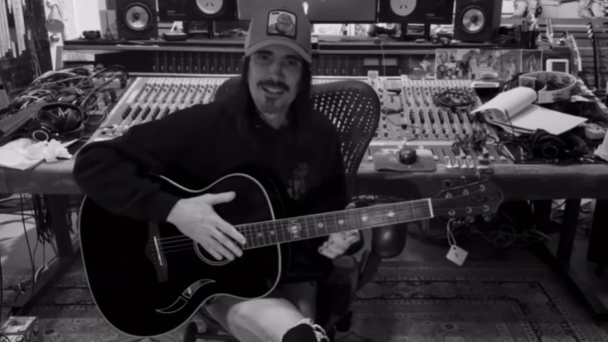 Nuno Bettencourt playing a Nuno Guitar Lusitano AS guitar