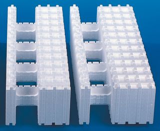 A diagram showing the BecoWallform ICF products and illustrating the difference in thickness between the 375 product and the 438 product.