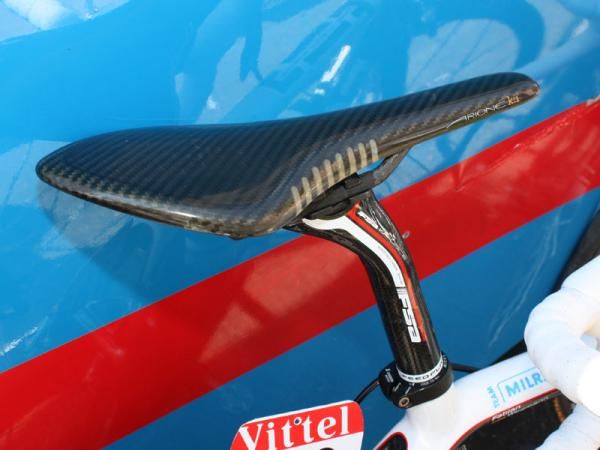Wegmann chose an ultralight fi'zi:k Arione k:1 saddle early on but later switched to a cushier Arione CX.