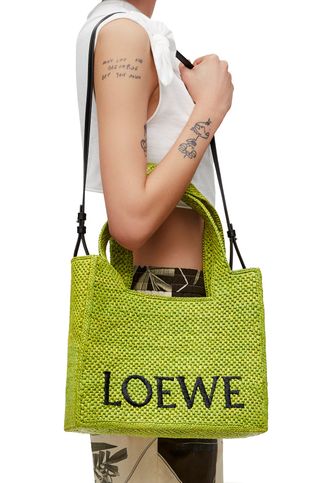 Medium Loewe Font Tote in Raffia