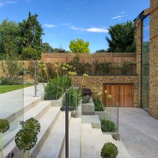 how to plan a modern garden with steps