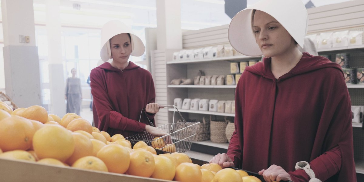 Alexis Bledel and Elisabeth Moss in The Handmaid&#039;s Tale