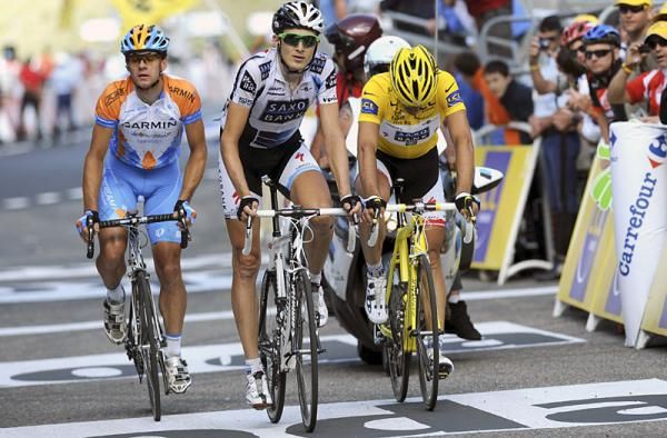 Overnight race leader Fabian Cancellara (Team Saxo Bank) crosses the finish line 9:16 behind stage winner Feillu.
