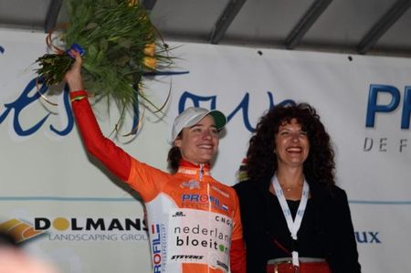 The first race leader of the 2011 Holland Ladies Tour is Marianne Vos (Nederland Bloeit)