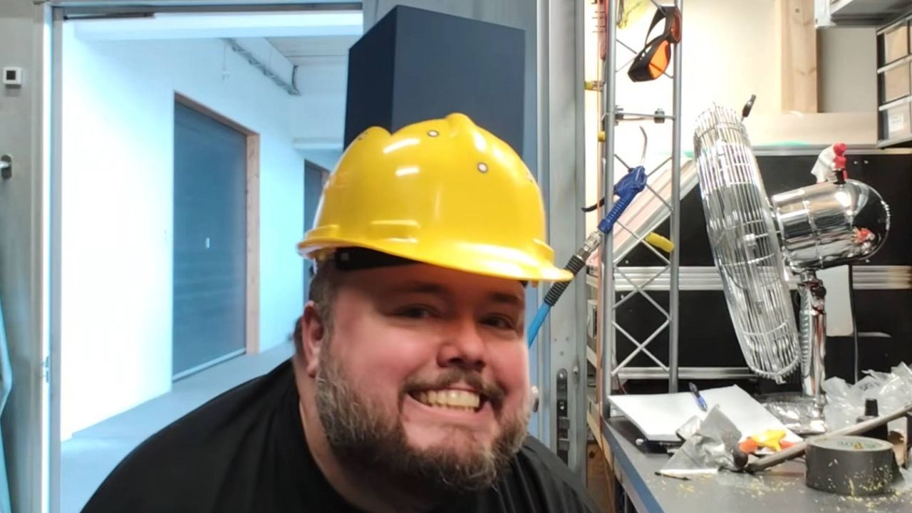 Youtuber stworzył kask z wentylatorem Noctua zapewniający 6 godzin chłodzenia