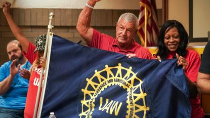 UAW organizers celebrate Tennessee unionization vote