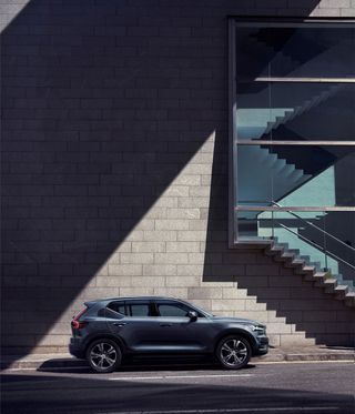 Side view of the Volvo XC40