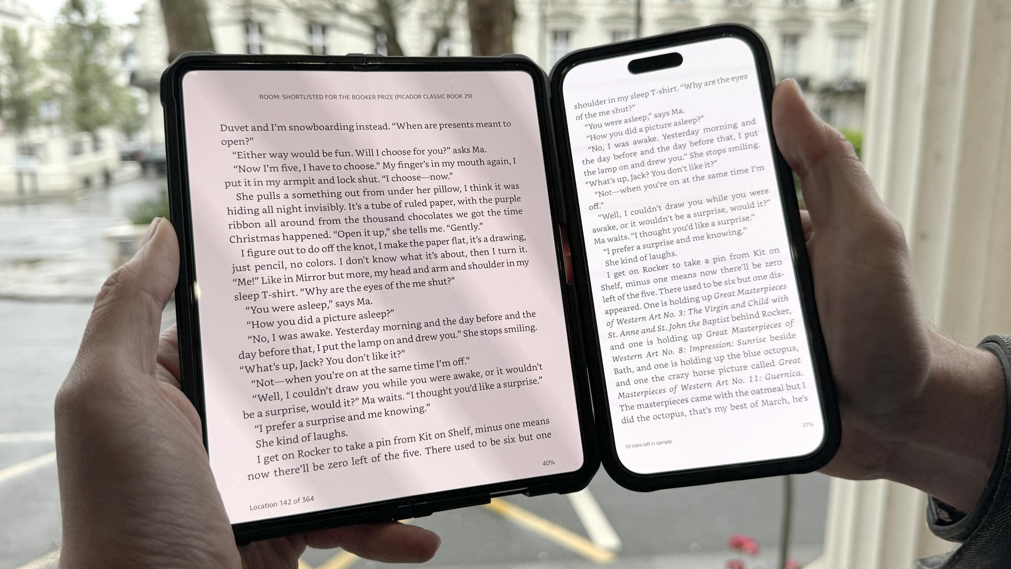 Test des applications de liseuse Kindle Galaxy Z Fold 5 vs iPhone 14 Pro Max