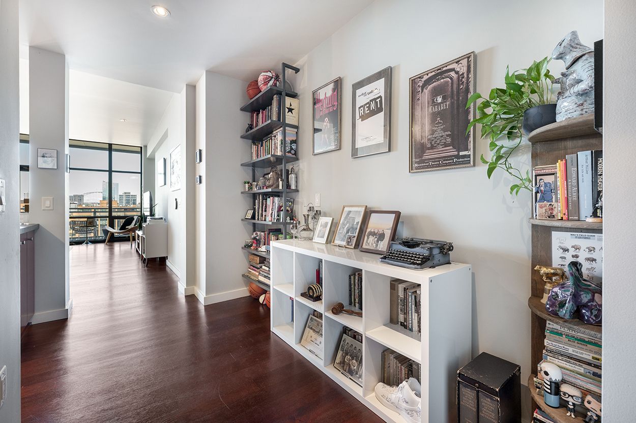 Portland, Oregon home library