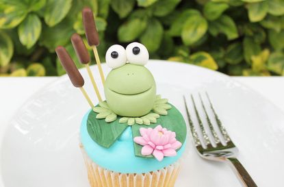 Frog cupcakes