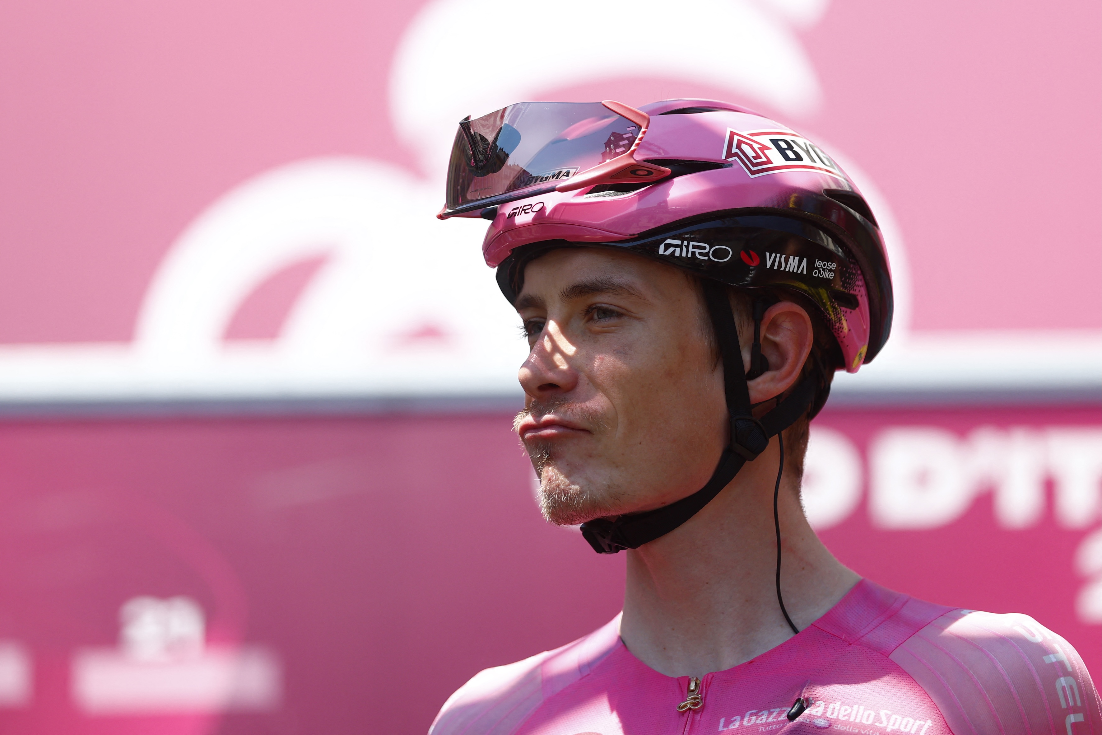 Jonas Vingegaard wears pink jersey Giro d'Italia 2026