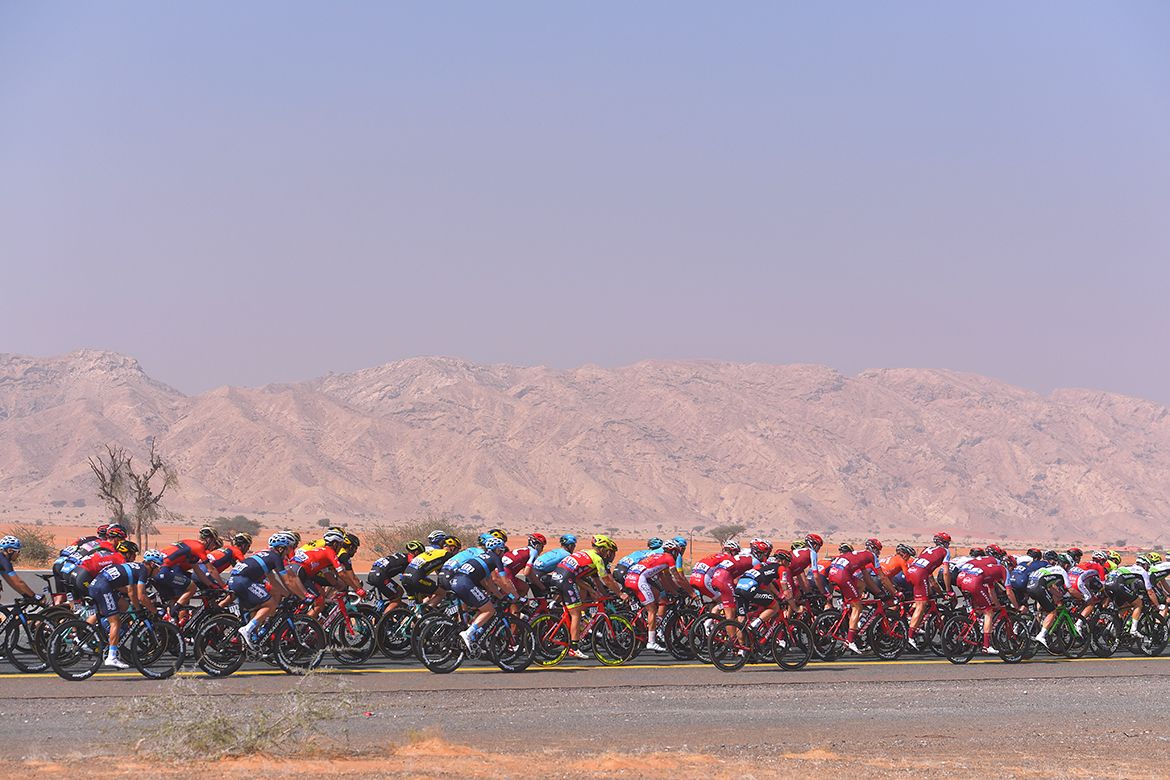 The peloton on stage 4 of the Dubai Tour