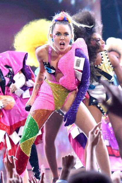 Miley Cyrus at the 2015 VMAs 