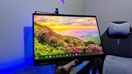 Image of the HP OmniBook X Flip 14 (2025) laptop.