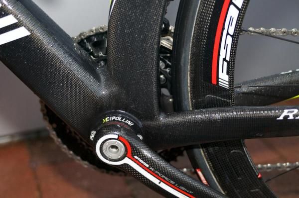 BB30 bottom bracket swamped by carbon.
