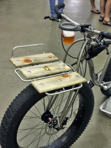 The front rack is amply sized for&hellip; beer?