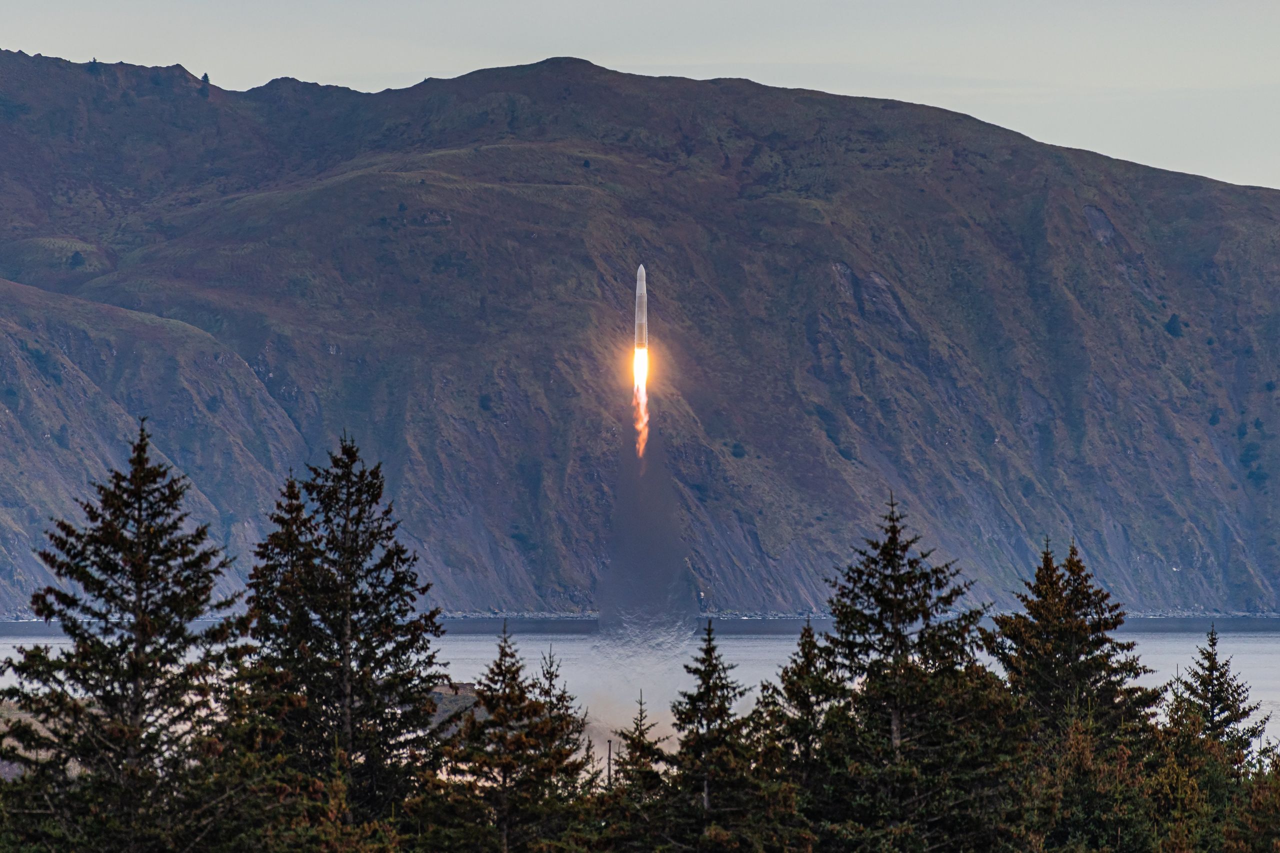 Astra's 1st orbital test launch fails during first-stage engine burn ...