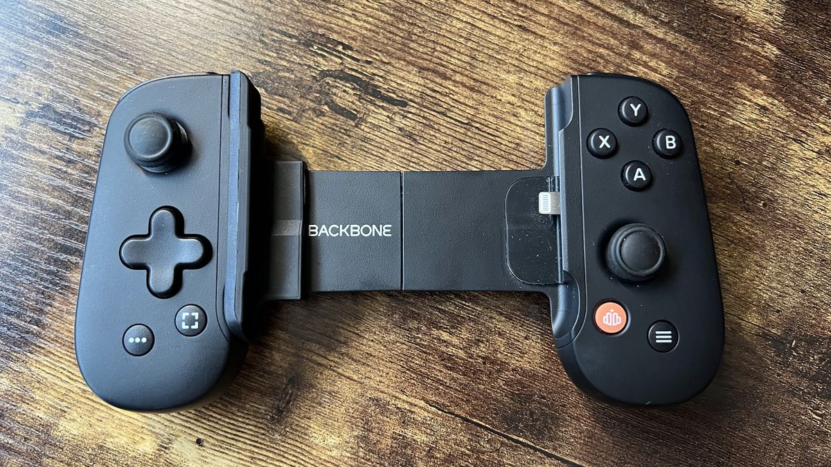 Backbone One IOS Controller Review | TechRadar