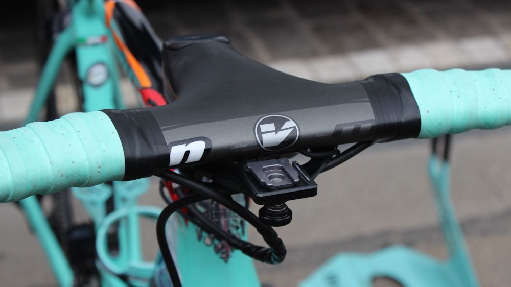 Groenewegen's handlebars are taped right to the centre for added comfort