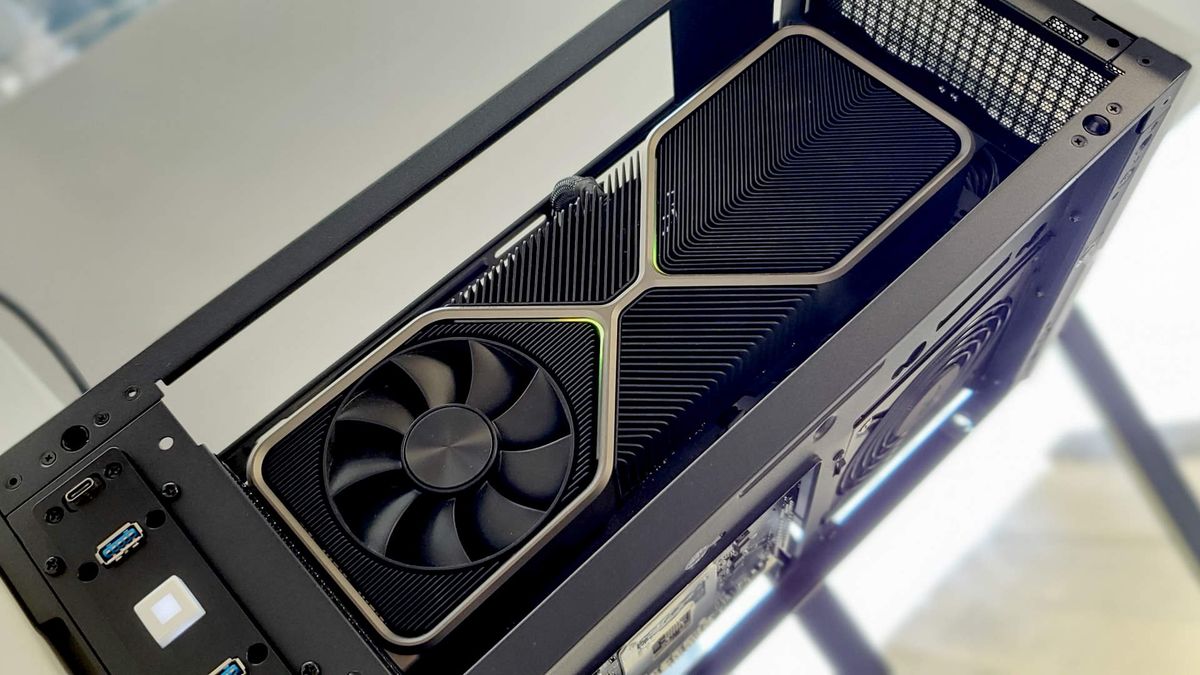 Hyte Revolt 3 PC chassis