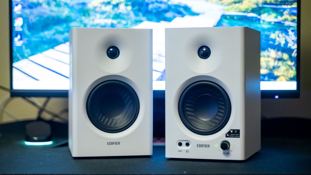 Edifier MR4 on a desk setup