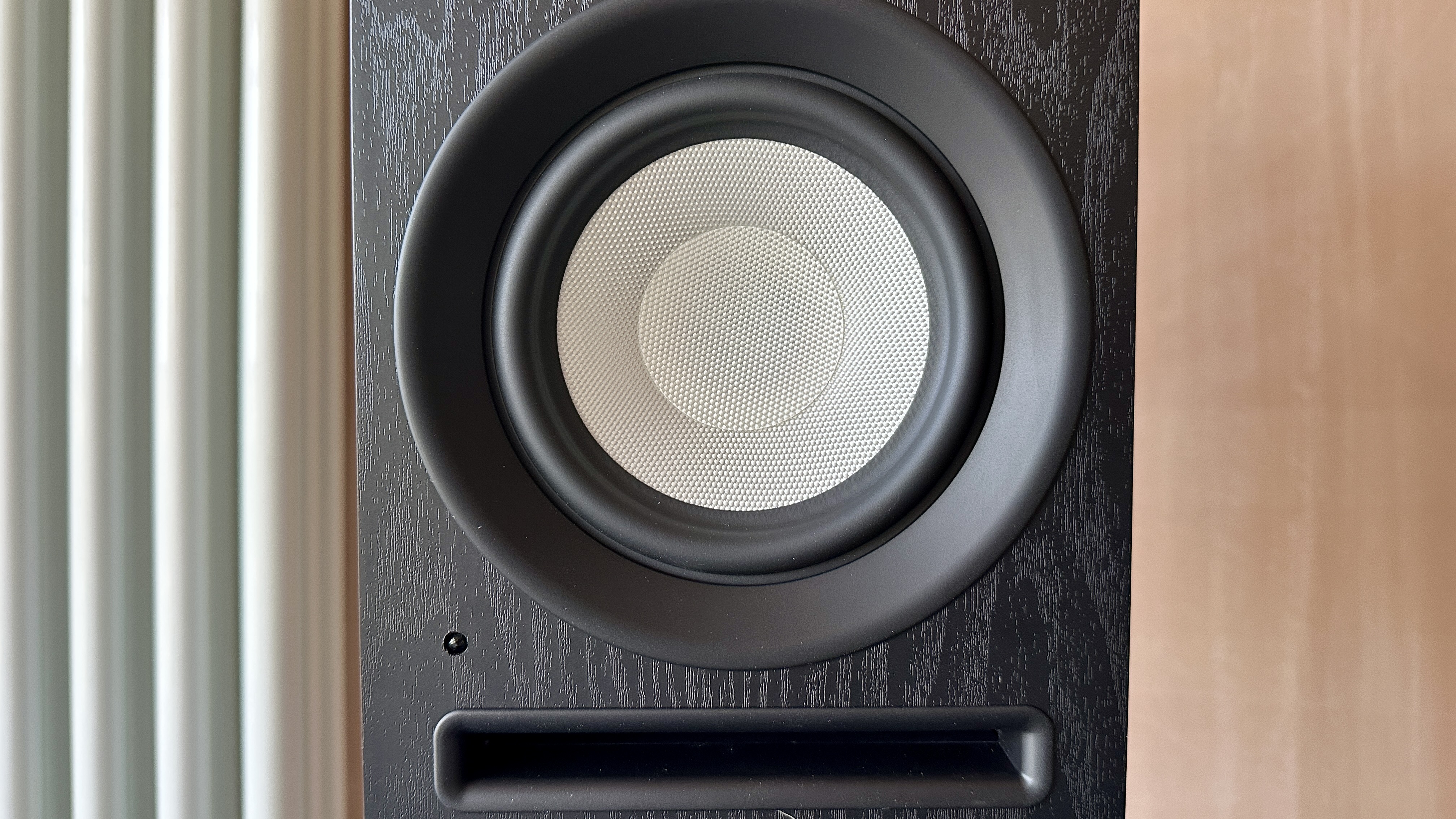 Fluance Ri71 powered bookshelf speakers
