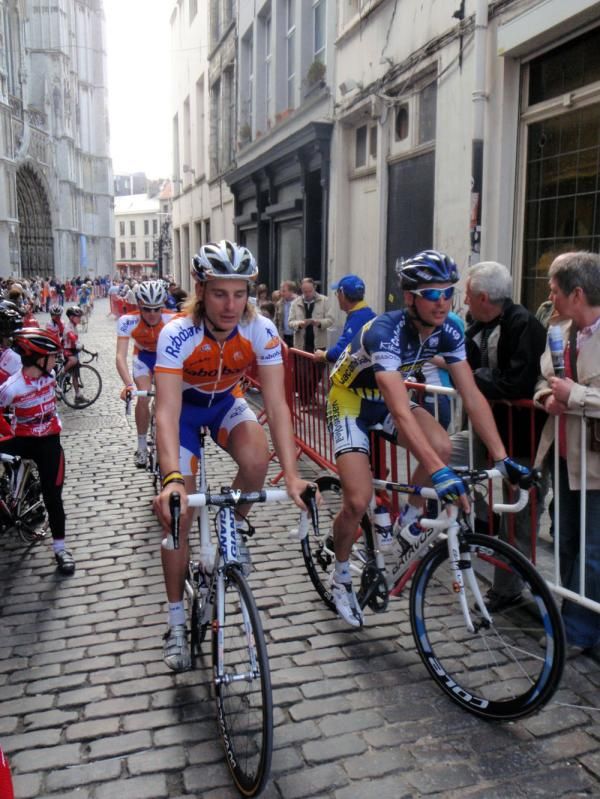 Dennis van Winden (Rabobank) and Johnny Hoogerland (Vacansoleil)