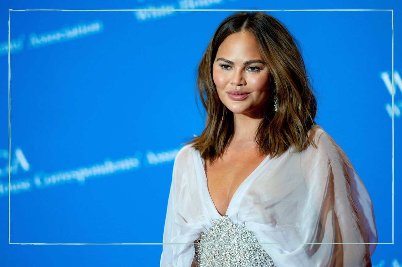 Chrissy Teigen and John Legend welcome fourth child via surrogate 