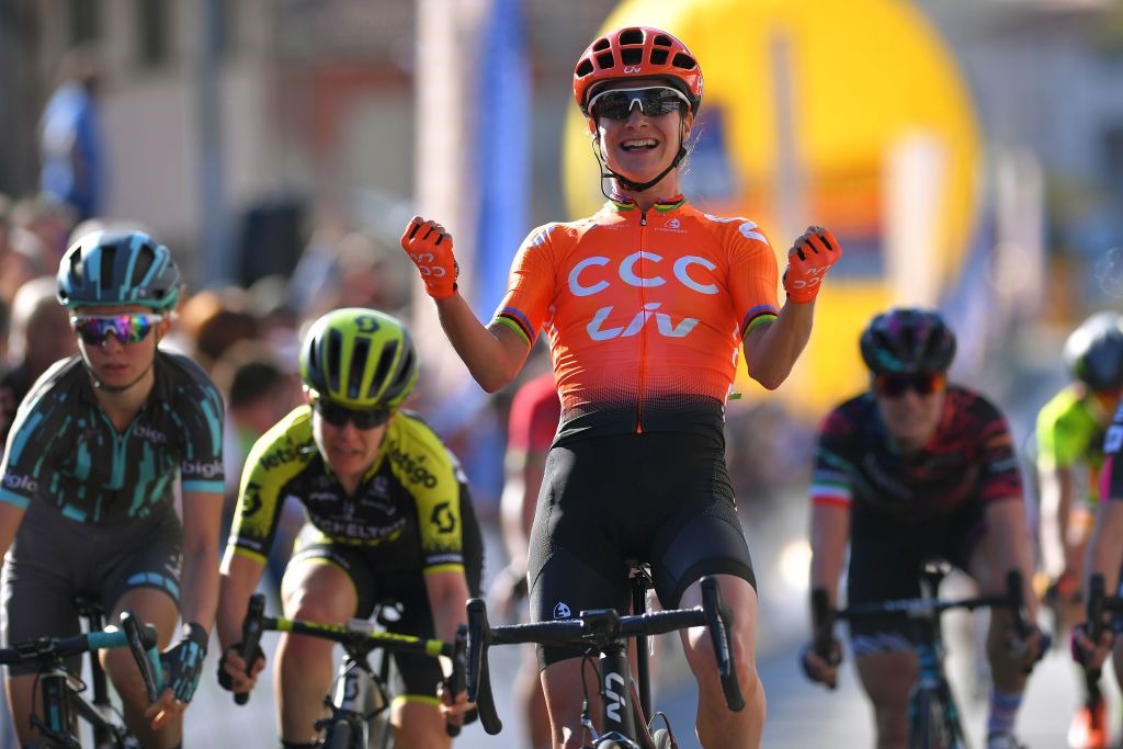 Marianne Vos celebrates the win at Trofeo Alfredo Binda in 2019