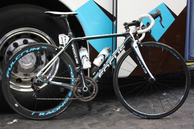Hubert Dupont (AG2R-La Mondiale) was a rare exception in the peloton running a low profile front wheel